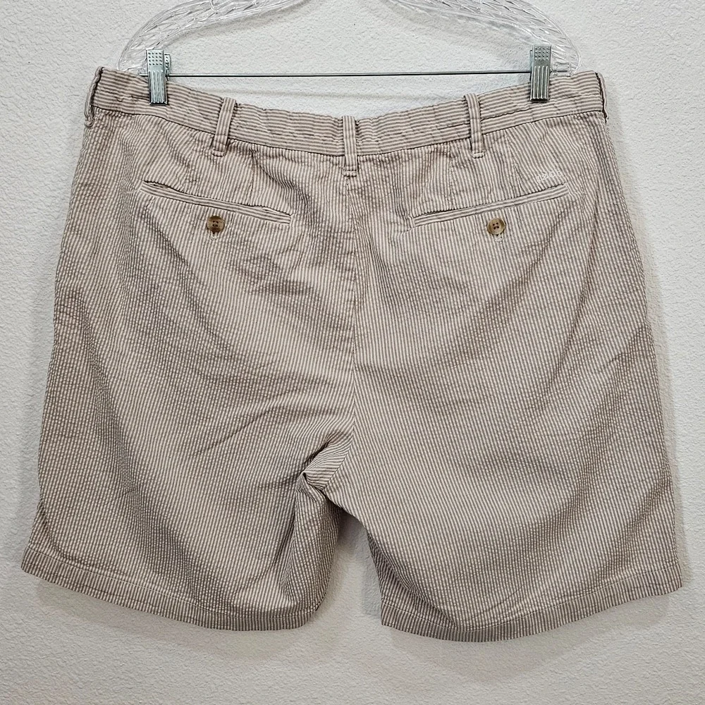 Izod Seersucker Men's Khaki and White Striped Shorts Size‎ 40